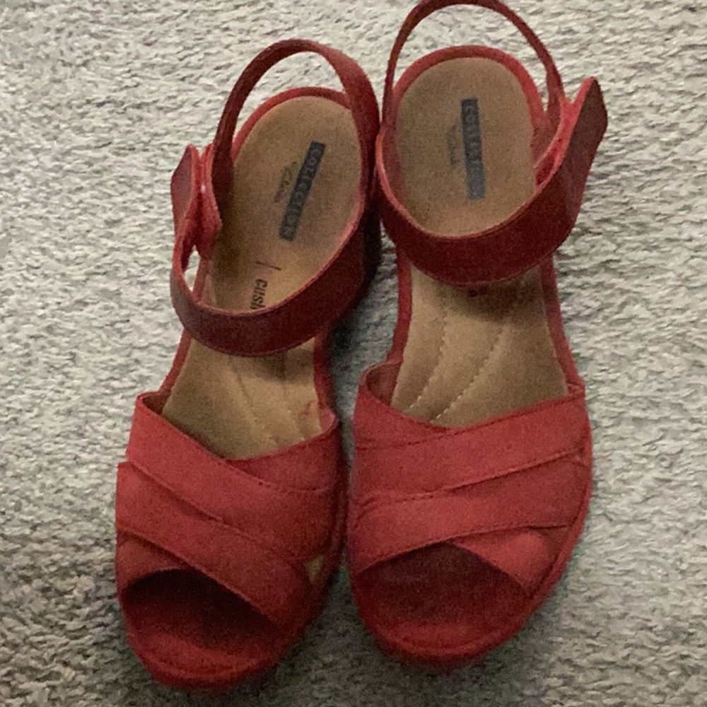 Good used condition red strapped sandal